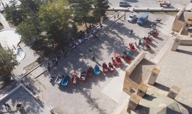 İhsaniye ilçesinde jandarma ekipleri 100 sürücüye güvenlik trafik eğitimi verdi