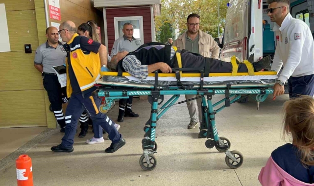 İnegöl'de traktör park halindeki araca çarparak devrildi: 1 yaralı