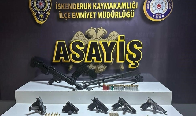 İskenderun'da çok sayıda silah ve mühimmat ele geçirildi