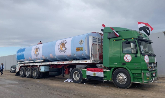 İsrail, Gazze'ye günde 2 tanker yakıt girişine izin verdi