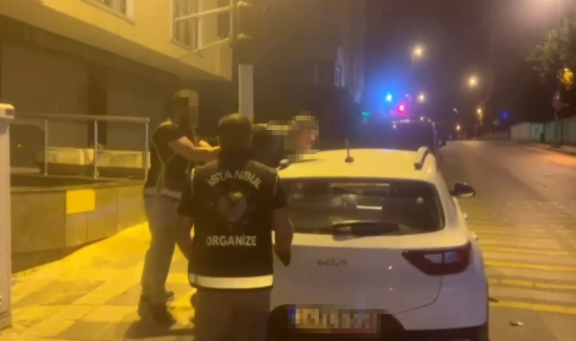 İstanbul'da silah kaçakçılarına operasyon: 5 kişi gözaltına alındı, çok sayıda silah ele geçirildi