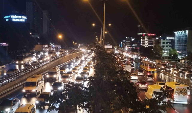 İstanbul'da trafik yoğunluğu yüzde 80'e ulaştı
