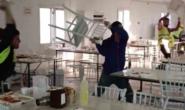 İzmir'de inşaat işçilerinin meydan muharebesi gibi kavgası