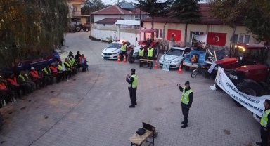 Jandarma 30 sürücü ve yayaya güvenli trafik eğitimi verdi