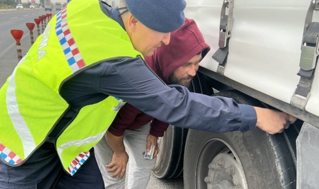 Jandarma 55 aracın trafiğe uygunluğunu denetledi