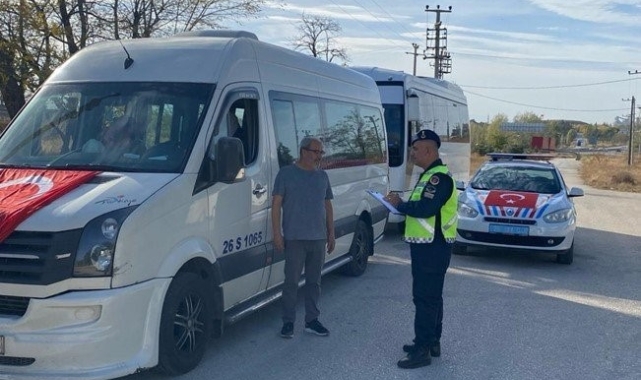 Jandarma ekiplerinden okul servislerine yönelik denetim