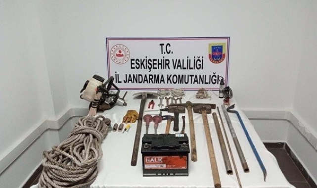 Jandarma kaçak kazıya geçit vermiyor