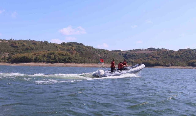 Jandarma Sualtı Arama Kurtarma Timinden barajda arama kurtarma tatbikatı