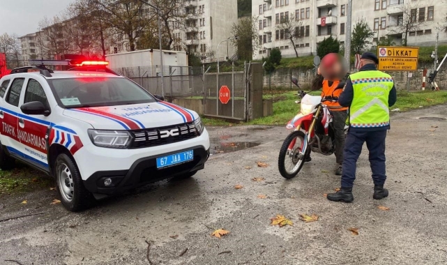 Jandarmadan motosiklet ve bisiklet kullanıcılarına trafik denetimi