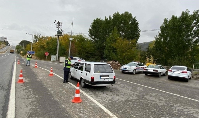 Jandarmanın trafik denetiminde ceza yağdı