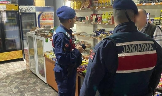 Jandarmanın uygulamasında 2 bin kişi, 329 araç denetlendi