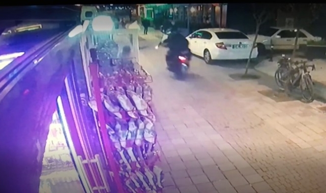 Kadıköy'de restorana silahlı saldırı kameralara yansıdı