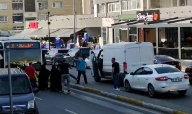 Kadın ile sürücünün tartışması sopalı kavgaya dönüştü