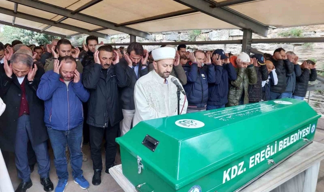 Kafkametler'in güverte ustası Tamer Özer son yolculuğuna uğurlandı