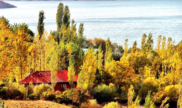 Kahramanmaraş'ta Adatepe Barajın da sonbahar manzaraları