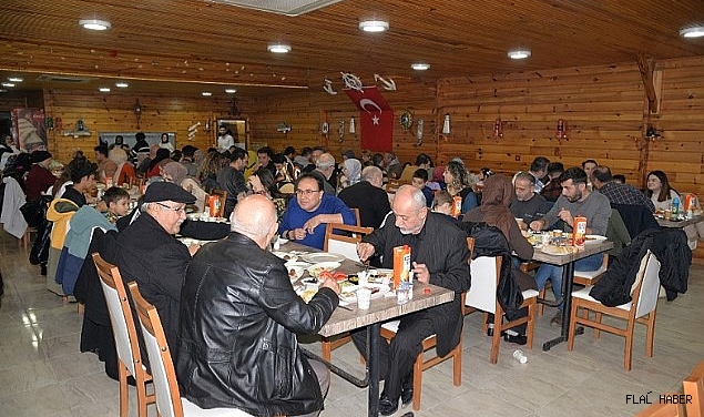 KAHVALTIDA BİR ARAYA GELDİLER