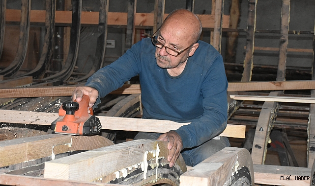  KANSERİ ATLATTI, TEKNE YAPMAYA DEVAM EDİYOR!