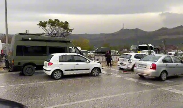 Karabük'te zincirleme trafik kazası: 2 çocuk yaralı