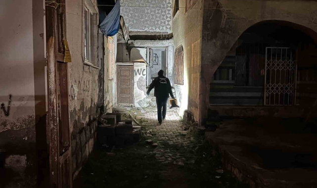 Karısı tarafından bıçaklanan adam ağır yaralandı