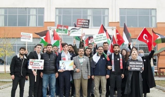 Kastamonu'da üniversite öğrencileri Filistin için yürüdü