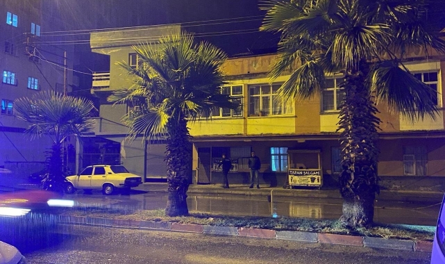 Kavgayı izleyen genci "Ne bakıyorsun?" diyerek vurdu