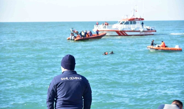 Kayıp gemi mürettebatının arama çalışmaları sürüyor