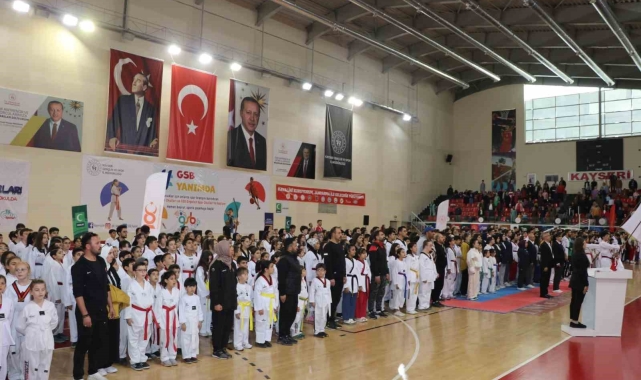 Kayseri Taekwondo sporcuları kuşak atladı