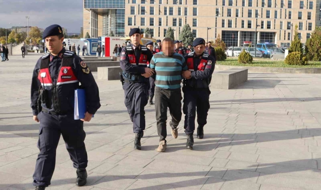 Kayseri&#039;deki kadın cinayetinde yeni gelişme: Komşusu ve 2 oğlu adliyede