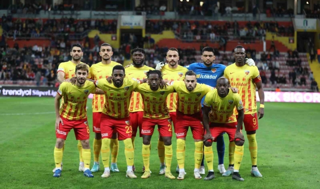 Kayserispor Teknik Direktörü Uçar: "Ayaklarımızı yere sağlam basmak istiyoruz"