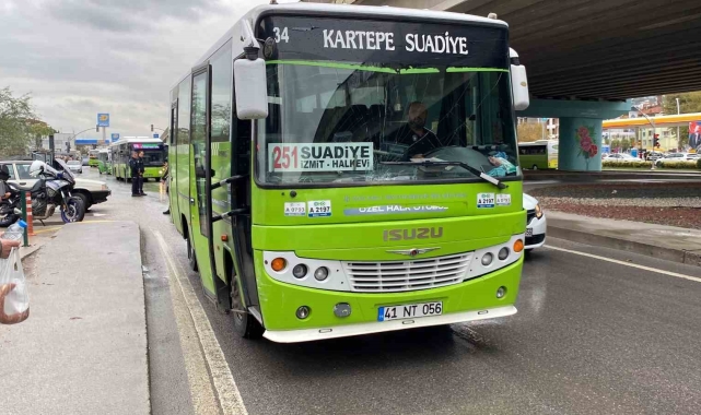 Kocaeli'de iki halk otobüsü çarpıştı: 1 yaralı