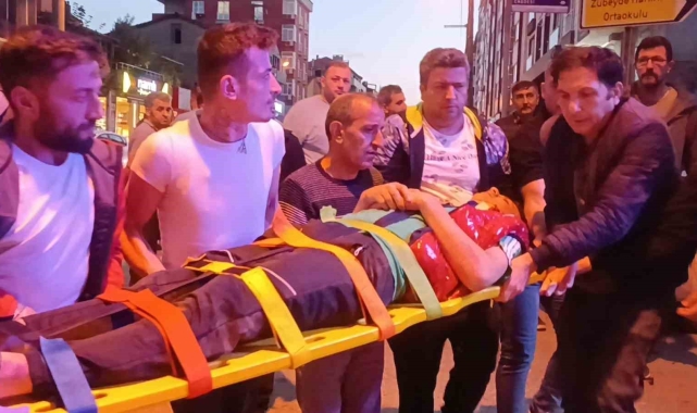 Kocaeli'de motosiklet ile otomobil kafa kafaya çarpıştı: 2 yaralı