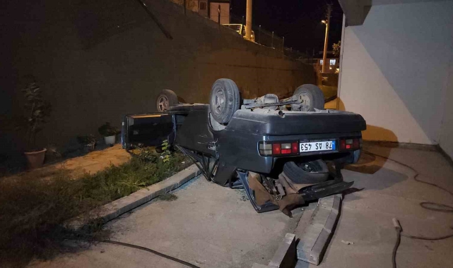 Kontrolden çıkan otomobil apartman bahçesine düştü: 1 yaralı