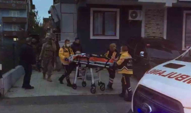 Korku dolu anlar: Odaya kilitleyip dövdüğü babasını rehin aldı