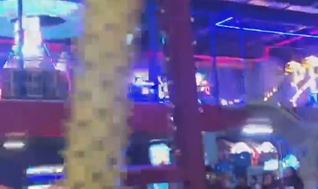 Korupark'taki dehşet anları kamerada...Oyuncak böyle devrildi 6 çocuk yaralandı
