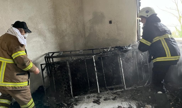 Köyde çıkan yangında ev kullanılmaz hale geldi