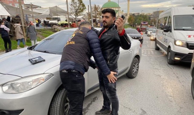 Küçükçekmece'de okul önlerinde denetim
