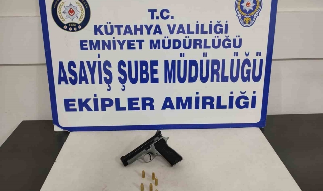 Kütahya'da bir şahsın üzerinde ruhsatsız tabanca ele geçirildi