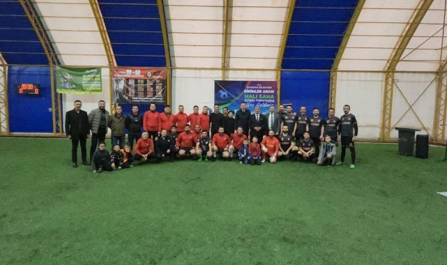 Kütahya'da Birimler Arası 100. Yıl Cumhuriyet Kupası Futbol Turnuvası başladı