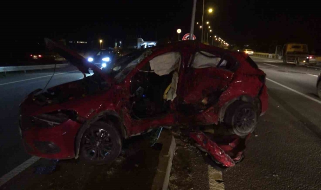 Kütahya'da otomobil ile minibüs çarpıştı: 2 yaralı