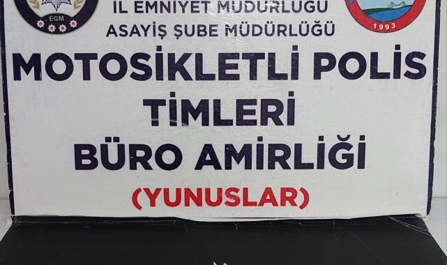 Kütahya'da Yunus Timlerince bir araçta uyuşturucu ele geçirdi