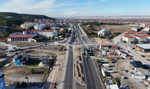 Kütahya'da Zafertepe ve Germiyan Kampüsü kavşaklarına 40 bin ton asfalt desteği