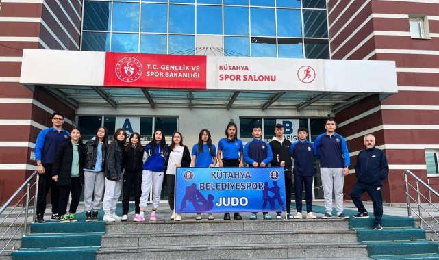 Kütahyalı sporcular Ankara'dan madalyalarla döndü