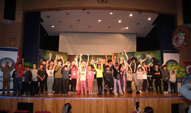 Kuyucaklı çocuklar müzikli çocuk oyununda buluştu