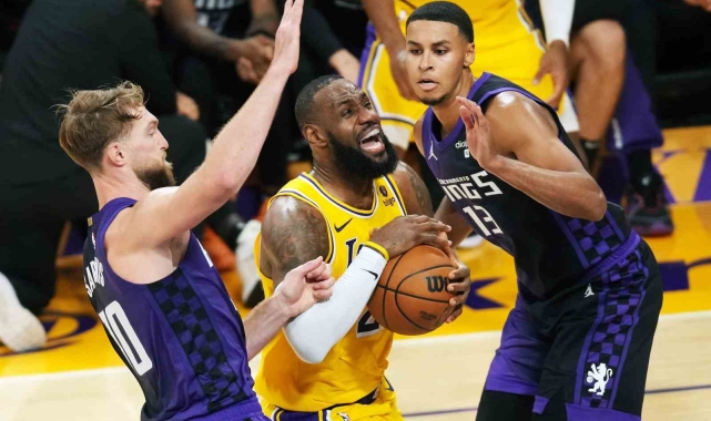 Lakers'ta LeBron James'in triple-double performansı galibiyete yetmedi
