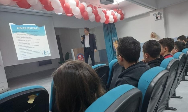 Lise öğrencilerine kariyer eğitimi