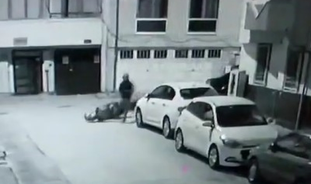 Mahalleliye yakalanan hırsızlık şüphelileri motosikleti bırakıp kaçtı