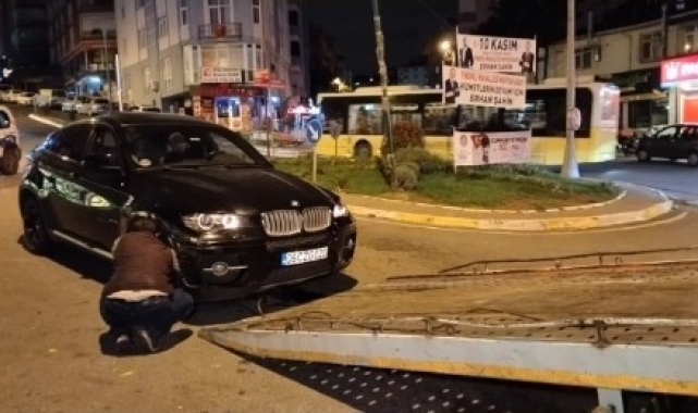 Maltepe'de araçlara çarpan sürücü, araç sahipleri tarafından darp edildi
