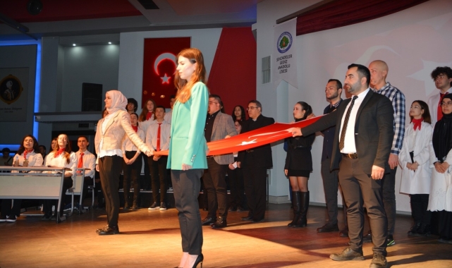 Manisa'da Öğretmenler Günü kutlandı