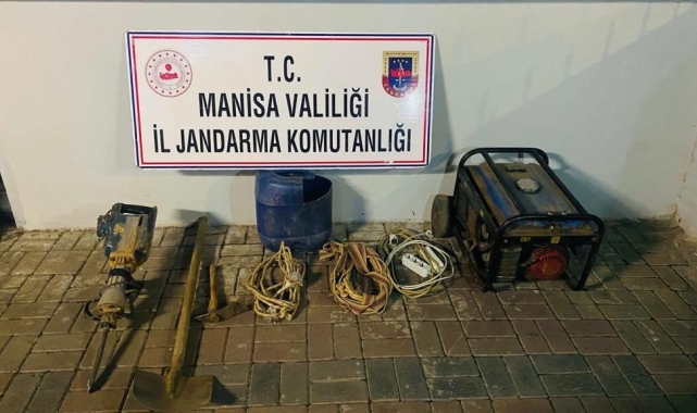 Manisa'da sit alanında kaçak kazıya suçüstü