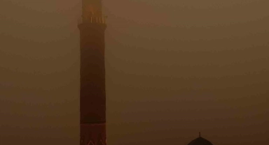 Mardin'de toz taşınımı her yeri kızıla bürüdü